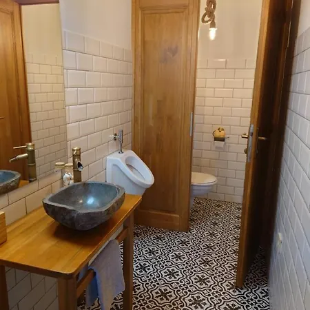 Nyaraló Tiszára Néző Heverésző Tiszalök