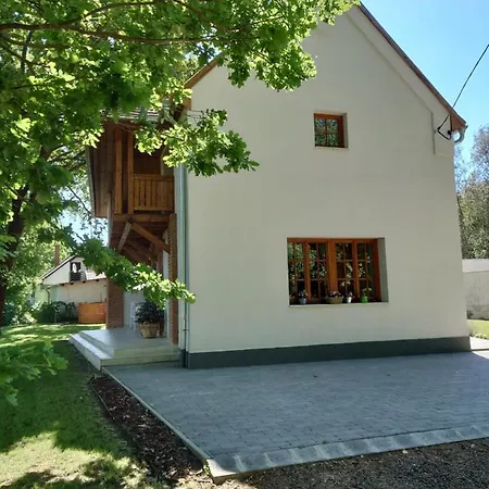 Vakantiehuis Tiszara Nezo Hevereszo - Lounger Overlooking The Tisza River Tiszalok