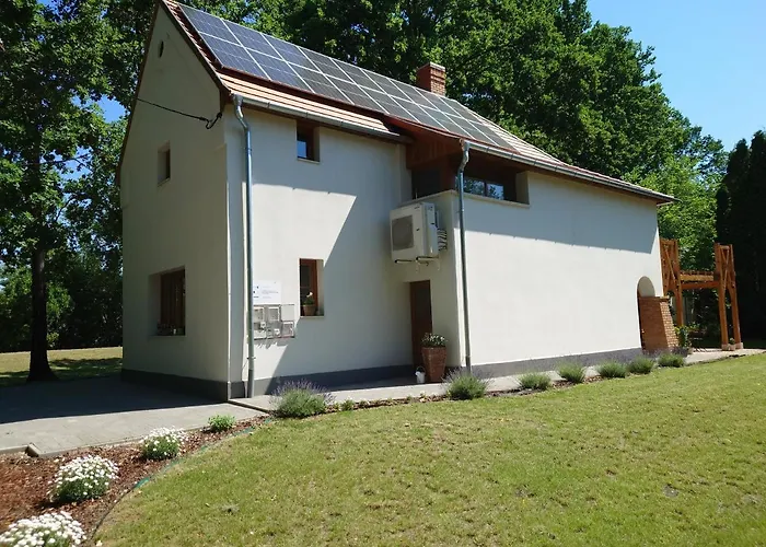Tiszara Nezo Hevereszo - Lounger Overlooking The Tisza River