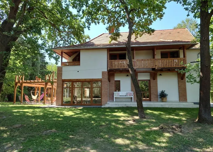 Vakantiehuis Tiszara Nezo Hevereszo - Lounger Overlooking The Tisza River