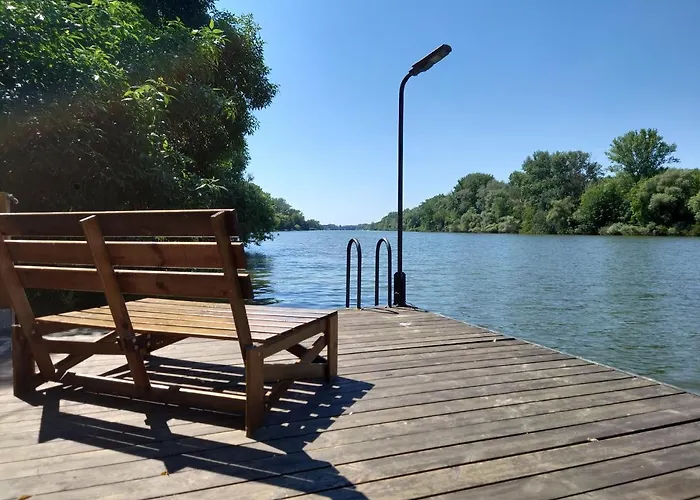 Tiszara Nezo Hevereszo - Lounger Overlooking The Tisza River Tiszalok