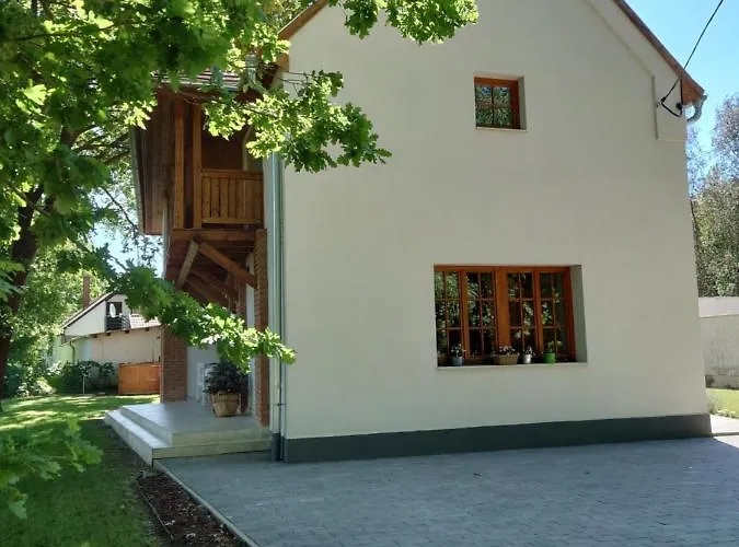 Vakantiehuis Tiszara Nezo Hevereszo - Lounger Overlooking The Tisza River Tiszalok